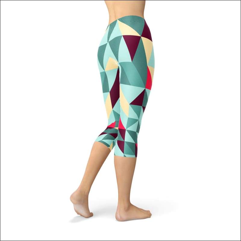 Womens Capri Leggings w/ Geometric Triangles - Leggings