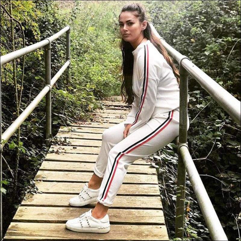 Stripes Pattern Autumn Winter Fleece Lined Sports Wear Set -